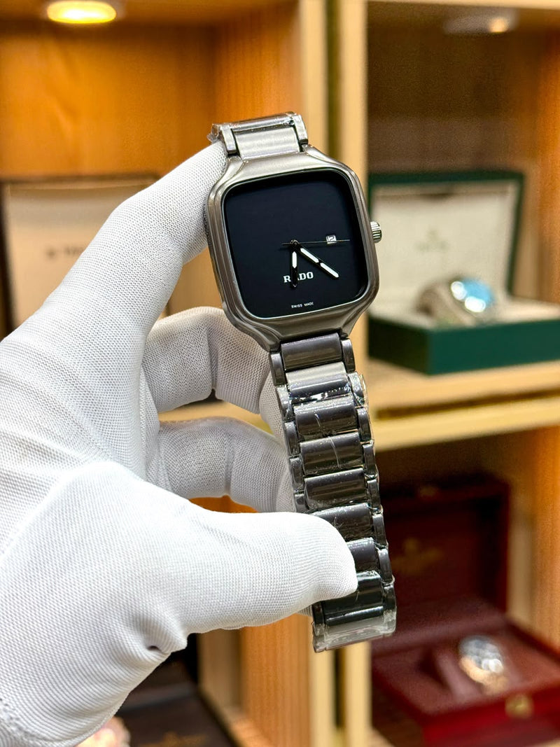 Rado Men's Watch – Stainless Steel Chain & Date Display
