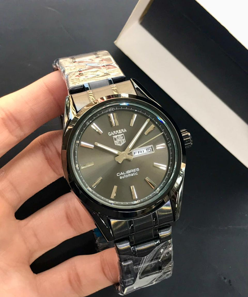 TAG Heuer Carrera Quartz Watch – Day & Date Display