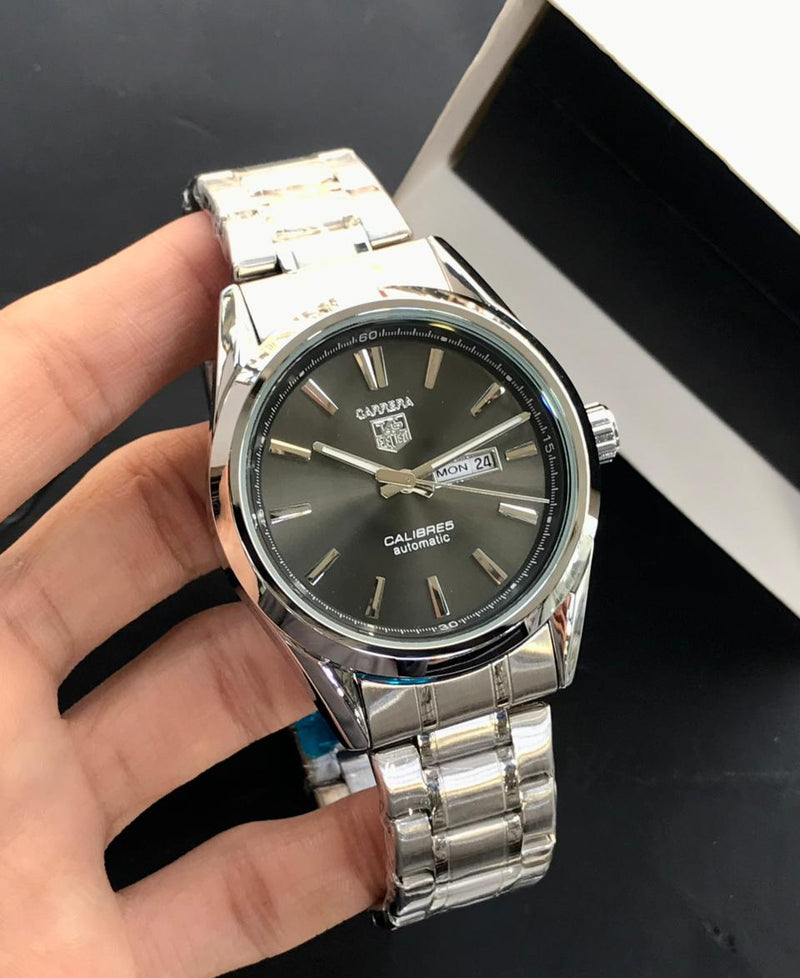 TAG Heuer Carrera Quartz Watch – Day & Date Display